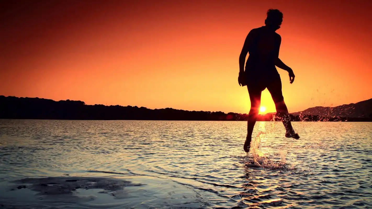 逆光人像剪影唯美桌面壁纸图片 第一辑