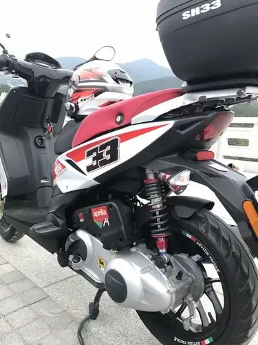 换车出比亚乔台风150阿普利亚电喷sr150踏板车