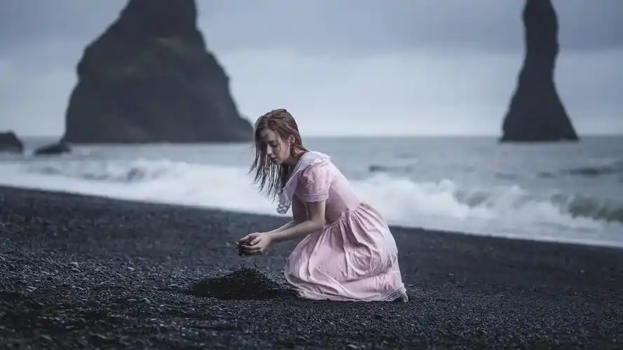 海滩,女孩,波浪,风,唯美人物壁纸