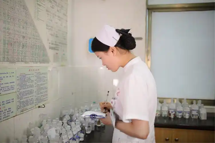 确认过眼神,是"最美护士". - 美篇