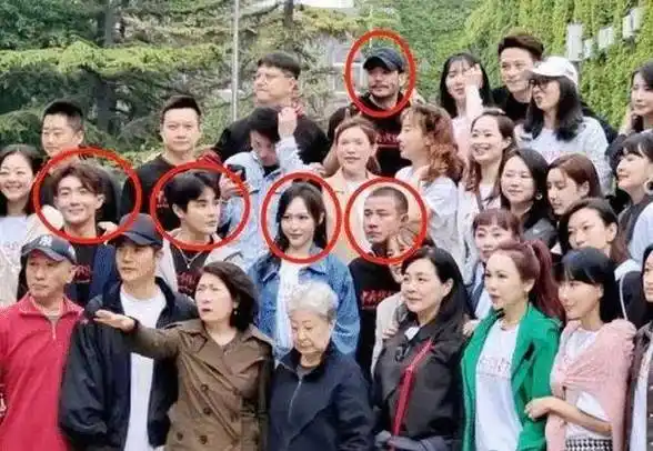 同班同学,经过岁月洗礼,唐嫣依然保持挺好,很年轻!