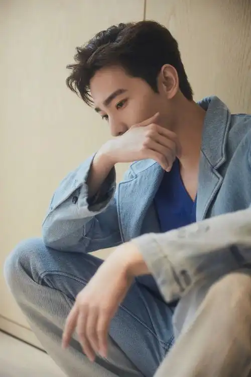 杨洋是出街酷帅的贵公子没错了!