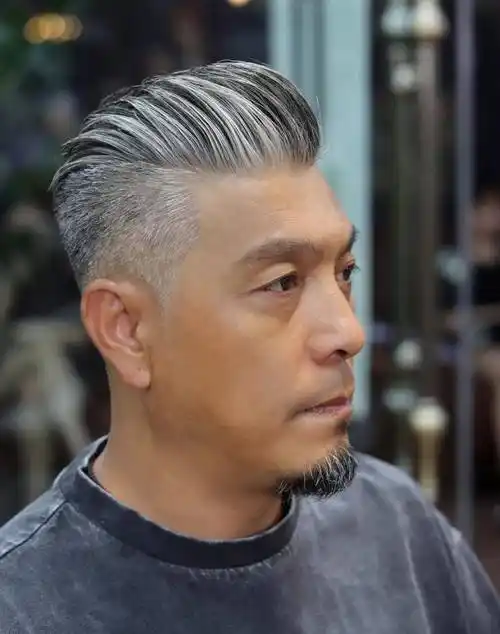 60,70岁的男人:我应该把头发染黑吗?白发适合什么发型?