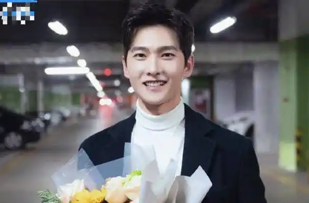 《你是我的荣耀》杀青,杨洋热巴深情对望,热巴连耳环都透露爱意_作品