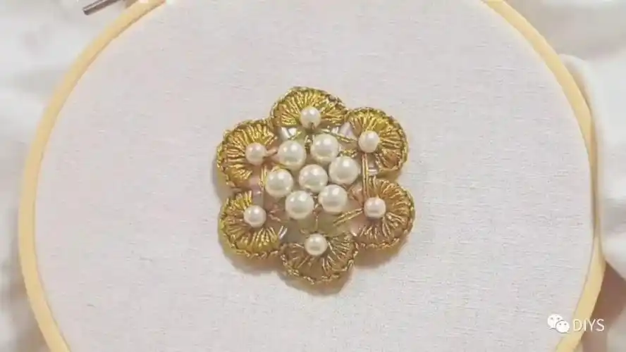 "手工折纸"时尚又漂亮的珍珠纽扣花!_腾讯新闻