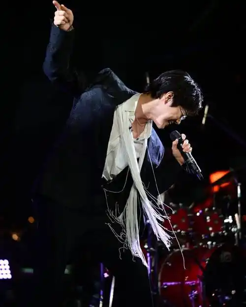 「kelvinmontalbo」ins更新俊勉迪拜迷你演唱会 高清图24p(2)「网页