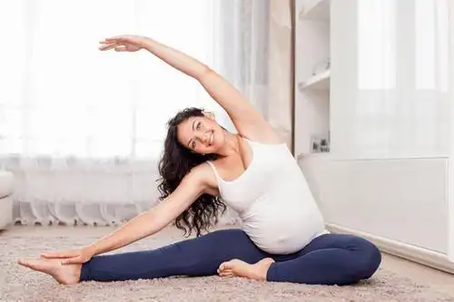 树袋宝宝孕期也要做运动瑜伽是个不错的选择