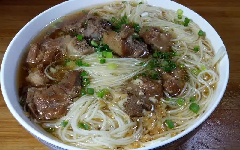 红烧排骨面家常做法味道比饭店的还香家人说汤真好喝