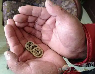 详细了解周易摇卦的特点和使用方式