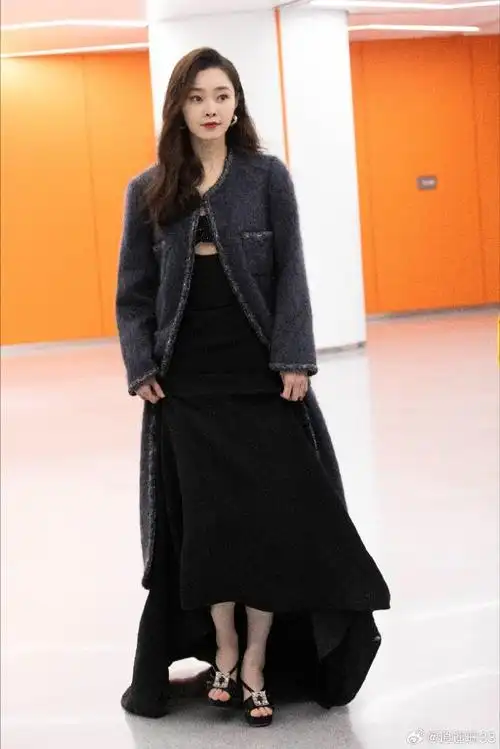 宋轶吊带黑裙##宋轶西安活动生图