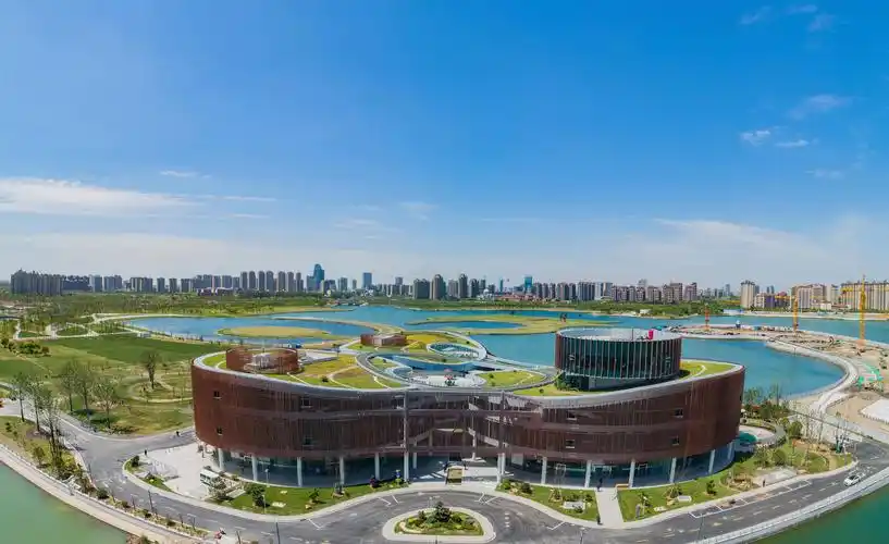 p>上海市奉贤区博物馆始建于60年代,1994年5月20日奉贤博物馆重建