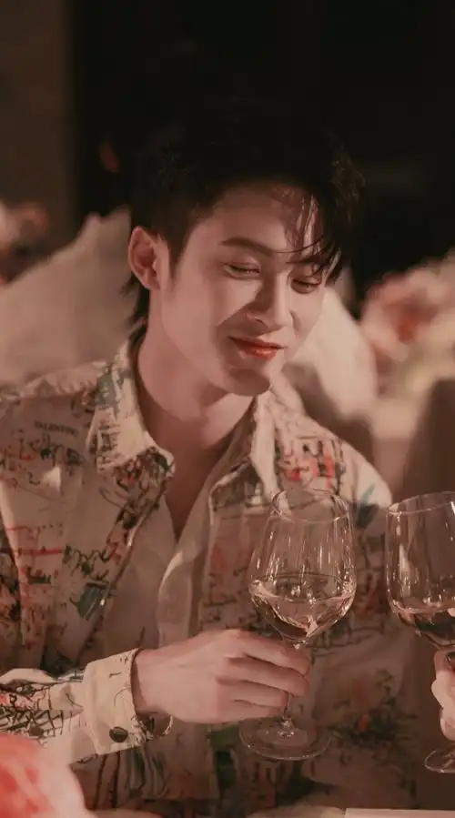 看到檀健次这两张照片有感