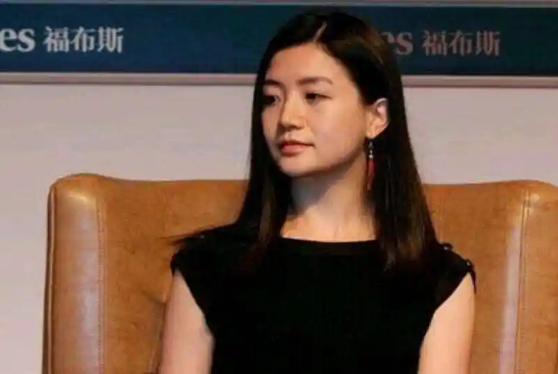 她是中国最美女富豪,追随马云9年至今未嫁,择偶标准7个字_李颖