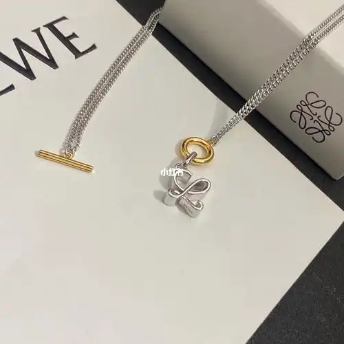罗意威金银色搭配标志性logo吊坠项链