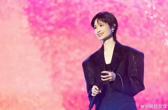 李宇春周笔畅合体爷青回