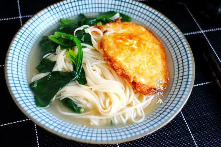 青山学7道适合冬天的家常早餐面,几分钟一碗,好吃又暖胃