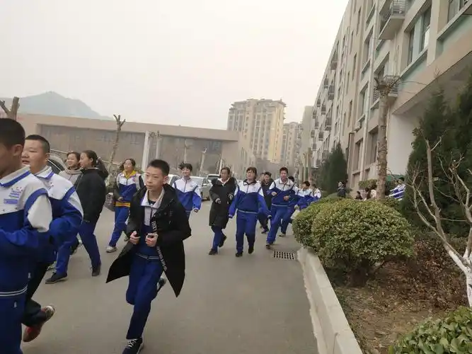 2019年济南育秀中学开学安全疏散演练