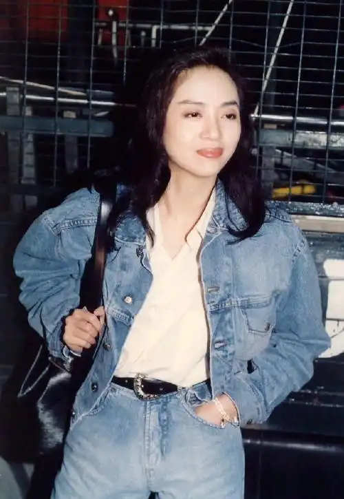 35年前的梅艳芳有多潮,简直时尚风尚标