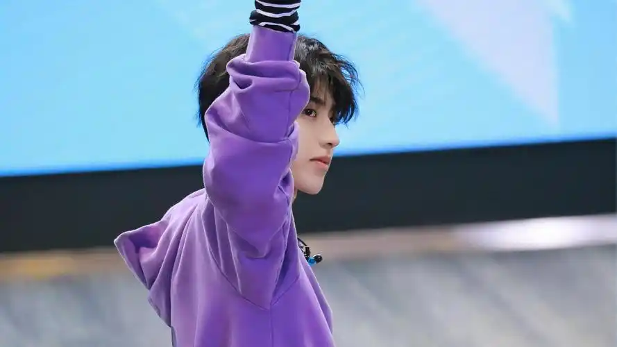 电脑壁纸 明星 大陆明星 男神蔡徐坤青春有你pd形象