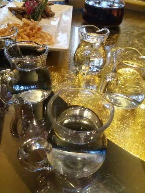 西安地铁张家堡,二十多年的同学聚会,10个人5瓶白酒喝美了