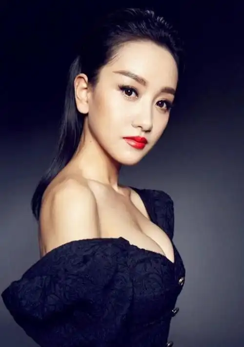 身高不够身材来凑杨蓉的身材就是她最犀利的武器