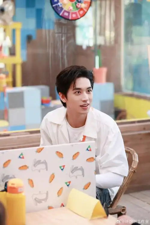 许魏洲小时候胖若两人#听说一进入童话世界就会变可爱@许魏洲zz