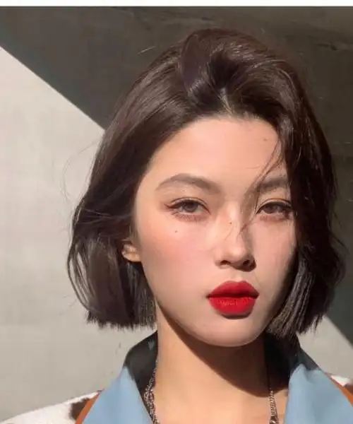 等你老了,别总是披头散发,今年流行这3种"酒窝发",洋气减龄|发型|妆容