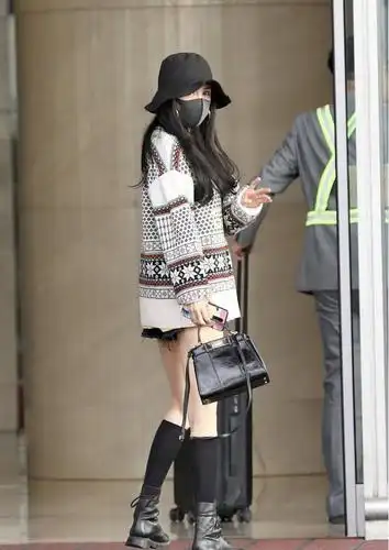 杨幂的机场照片,您如何评分?