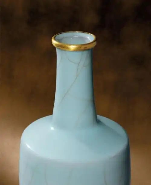 (南宋)官窑粉青釉纸槌瓶