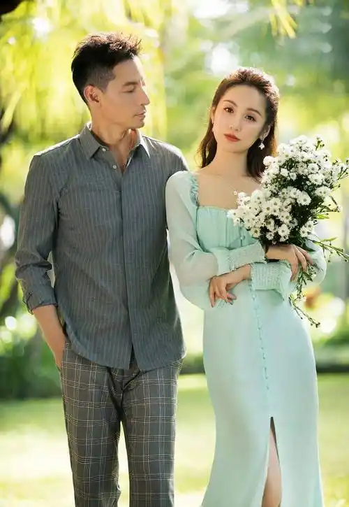 吕一晒瑜伽照秀魔鬼身材,白皙马甲线美得掐出水_时尚_黑色_钱泳辰