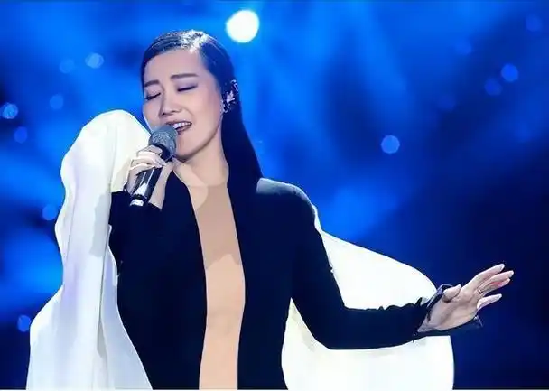 谭晶:我这辈子做最明智的抉择,就是为科学家丈夫生一对双胞胎