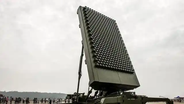 在接受采访时吴剑旗举了这样一个例子:米波雷达和环境有着密切的相互