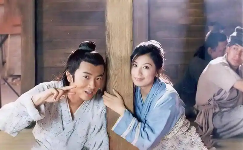 苏有朋演唱会:贾静雯被p图暖心回应,合作演员相聚,满满回忆