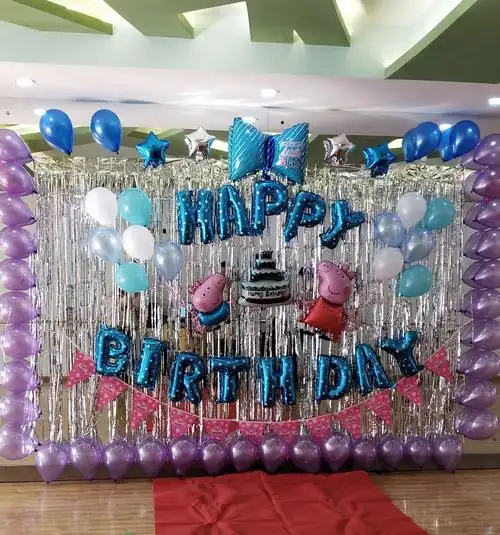 在老师的精心布置下,小朋友的生日会马上就开始啦,很期待吧