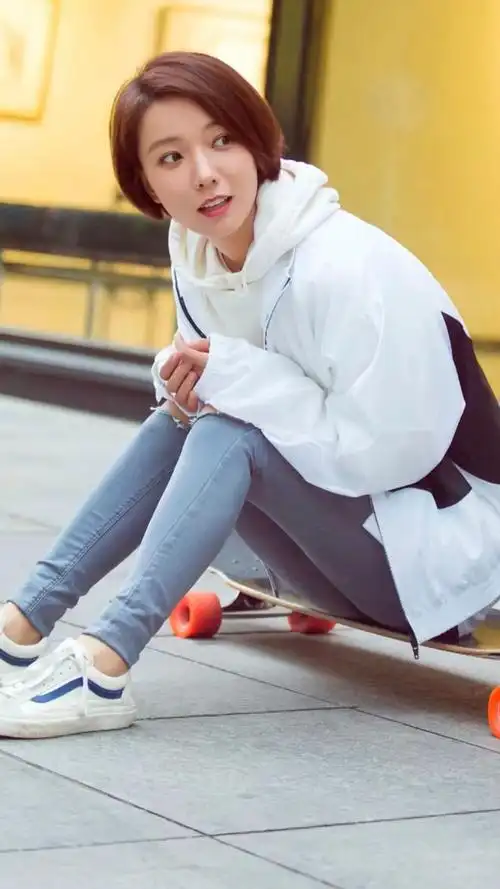 性感女神王珞丹美腿玉足大赏,姐姐这年纪确实该结婚了哦