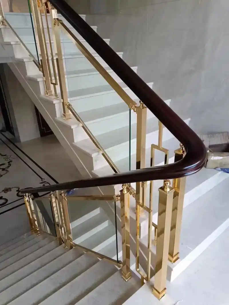 看一眼就喜欢的铜铝楼梯扶手