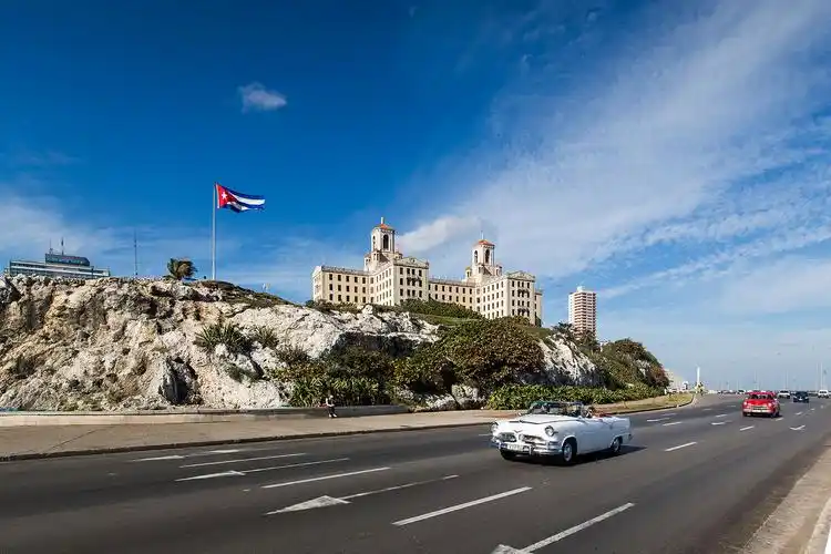 标题:行摄神秘古巴--1建筑的色彩