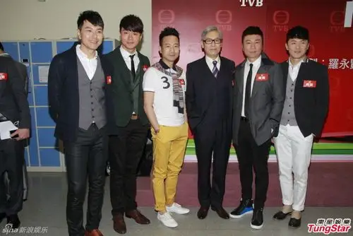 组图:黎耀祥演离婚富二代 胡定欣剧透恋黄浩然