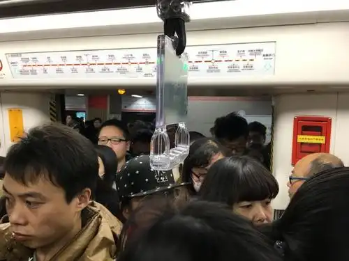 郑州:地铁新线开通后,首个早高峰被"吓"到了!