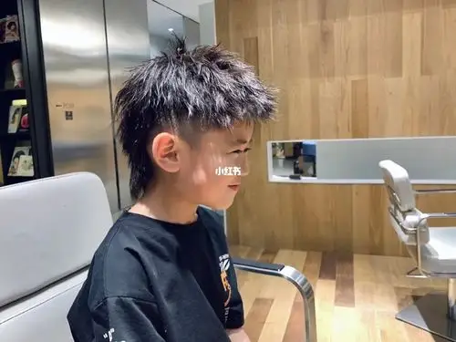 锡纸烫——狼尾_锡纸烫_狼尾_卡特美甲美睫(南华康城店)自由行热门