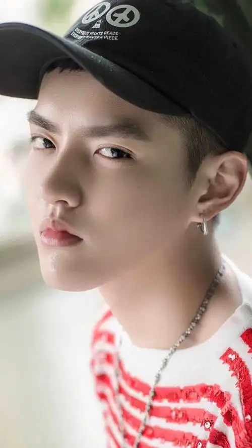 男神吴亦凡酷帅潮流十足高清图片,高清图片,手机锁屏桌面-壁纸族