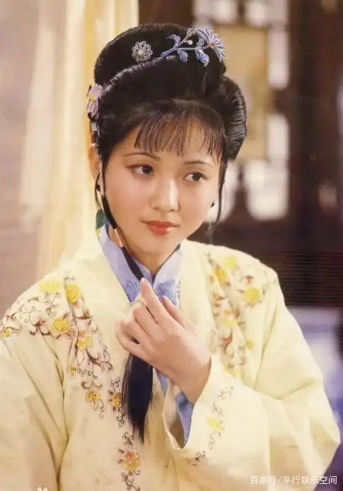 80年代大陆古装美女,只服这10位,个个眉目传情,灵动自然