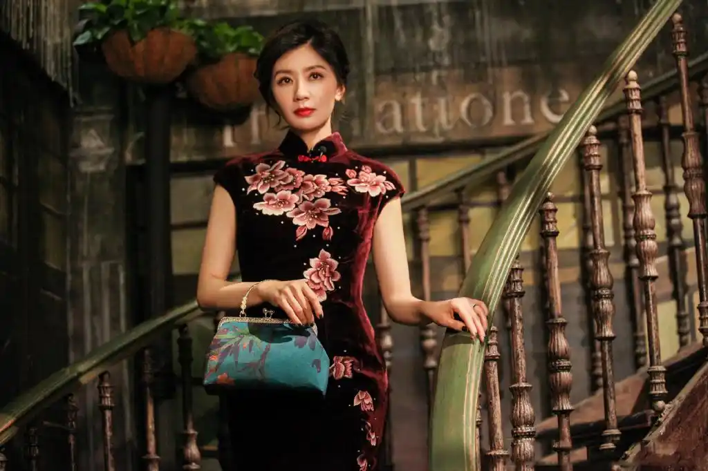 贾静雯声临其境旗袍妩媚迷人图片66