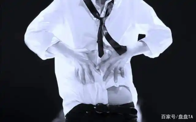 那些细腰男爱豆们,最细的他腰围比雷佳音头围还小