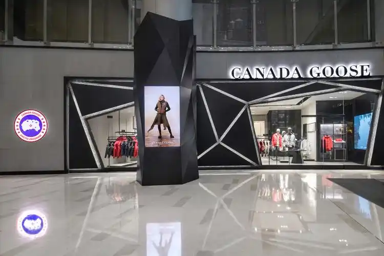 canada goose加拿大鹅互动体验展揭幕 庆成都ifs精品店开业_手机搜狐