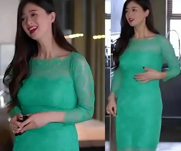 然而,当她从古装剧中脱离,回归到于现实接近的都市剧中,蒋欣的膀大腰