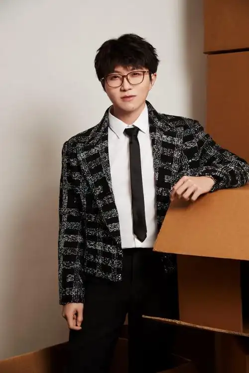 微博之夜开箱开出毛不易##微博之夜