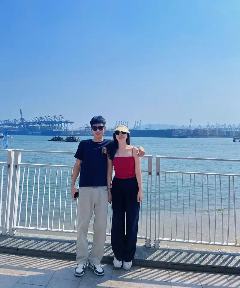 祝你生日快乐🎂岁岁相伴,事事如愿.#合照 #我们俩 #夫妻 - 抖音