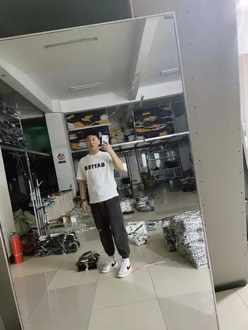 173 152斤 怎么可以收到130斤我是那种穿衣显瘦 脱衣都是肥肉