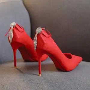 蝴蝶结红色高跟鞋女图片